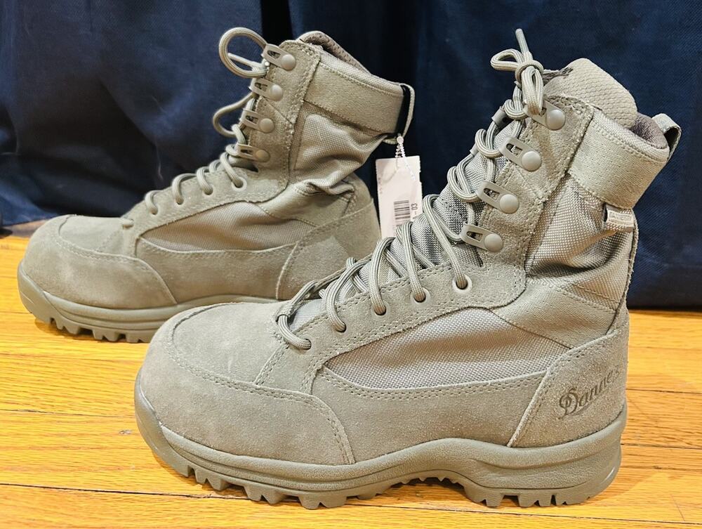 NWOB Danner Tanicus 8" Sage Green Danner Dry Boots Men's size 5